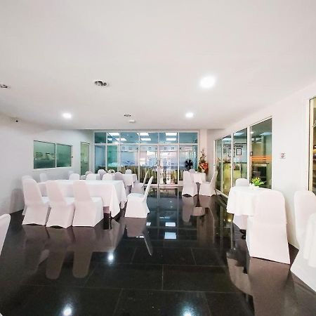 Klean Residence Hotel Bangkok Exteriör bild