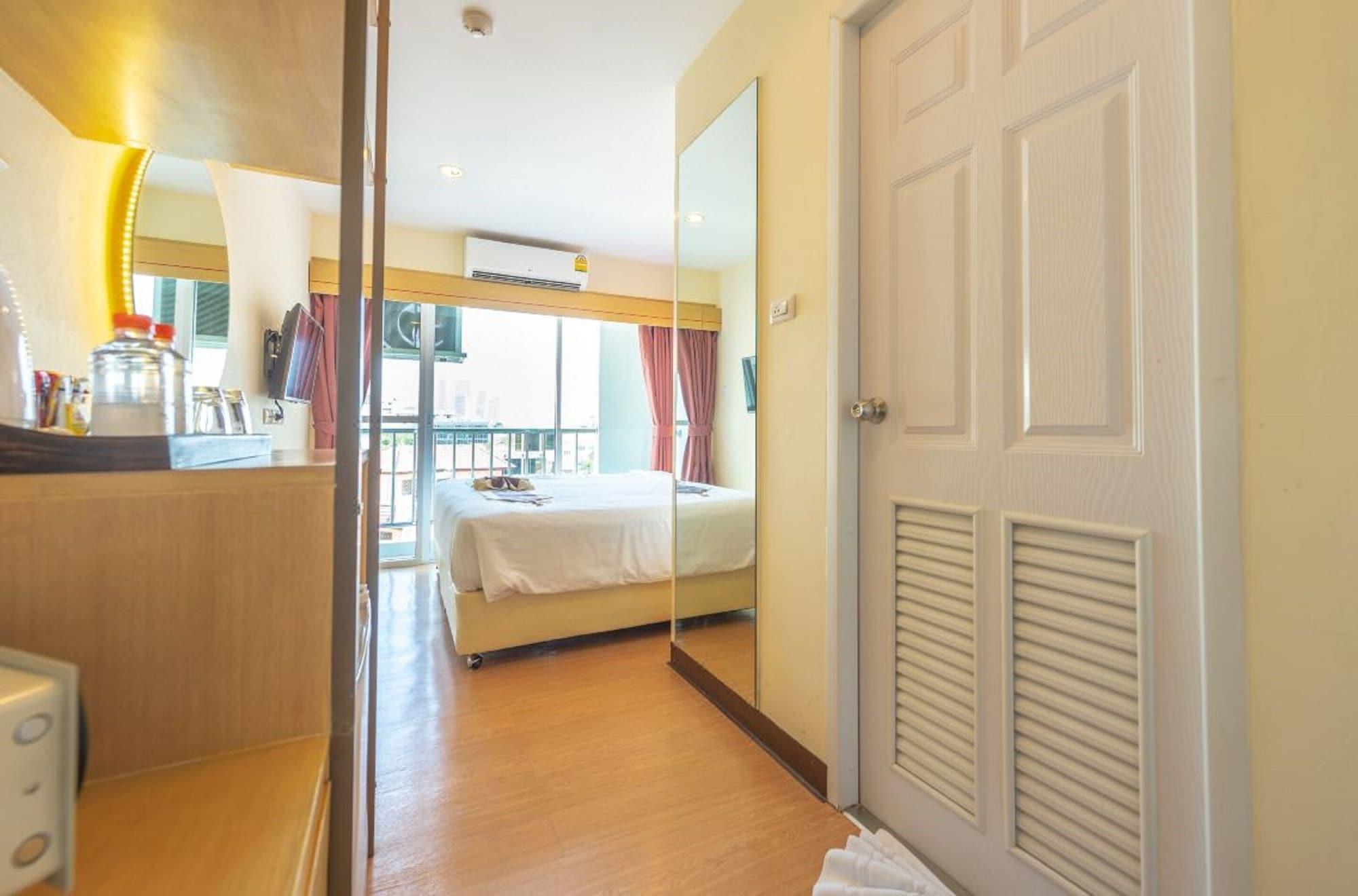 Klean Residence Hotel Bangkok Exteriör bild